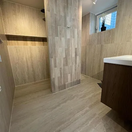 White House Apartment *
